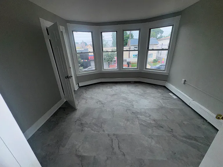 1092 E Main St — Photo 6