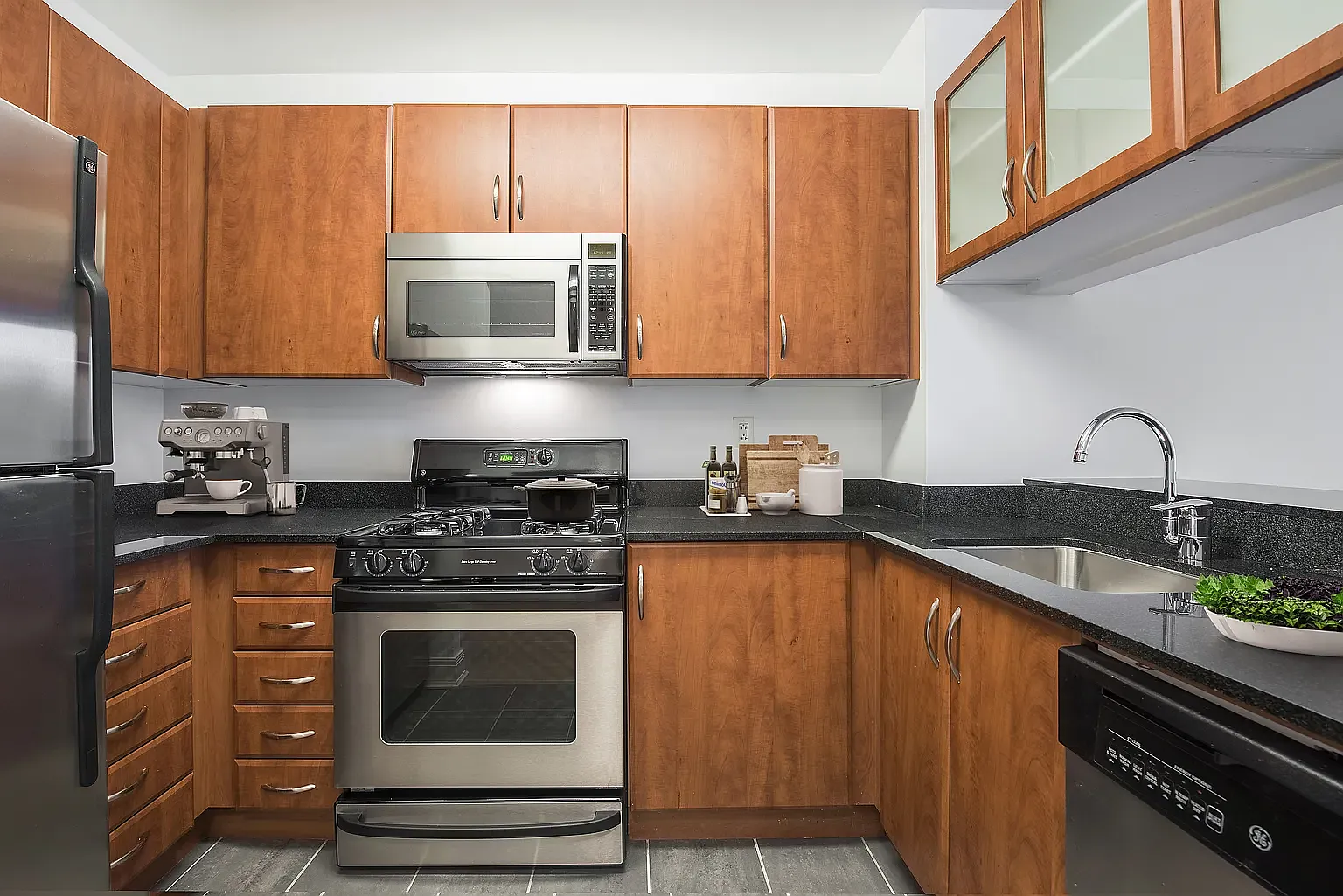 222 East 34th Street — Photo 3