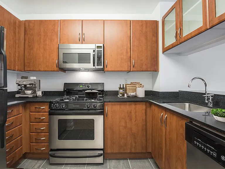 222 E 34th St #1505 — Photo 6