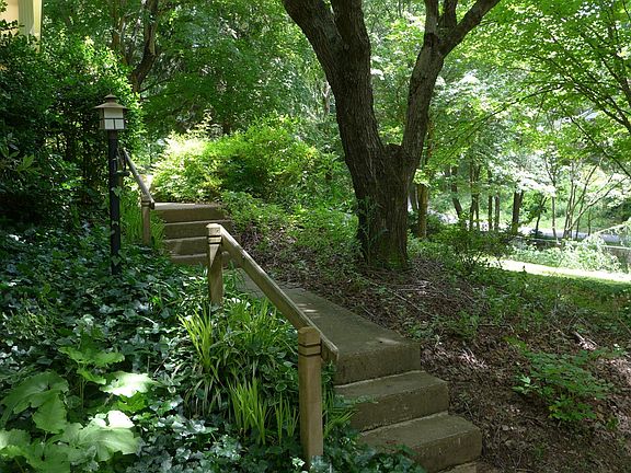 5th image of 41 Fieldcrest Cir