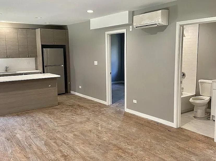 1st image of 4830 S Drexel Blvd #801