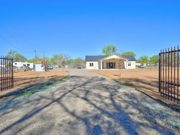 14 Zentner Rd, Los Lunas, NM 87031