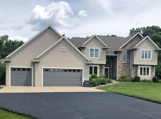 3306 Hawk Ridge Trl, Suamico, WI 54313