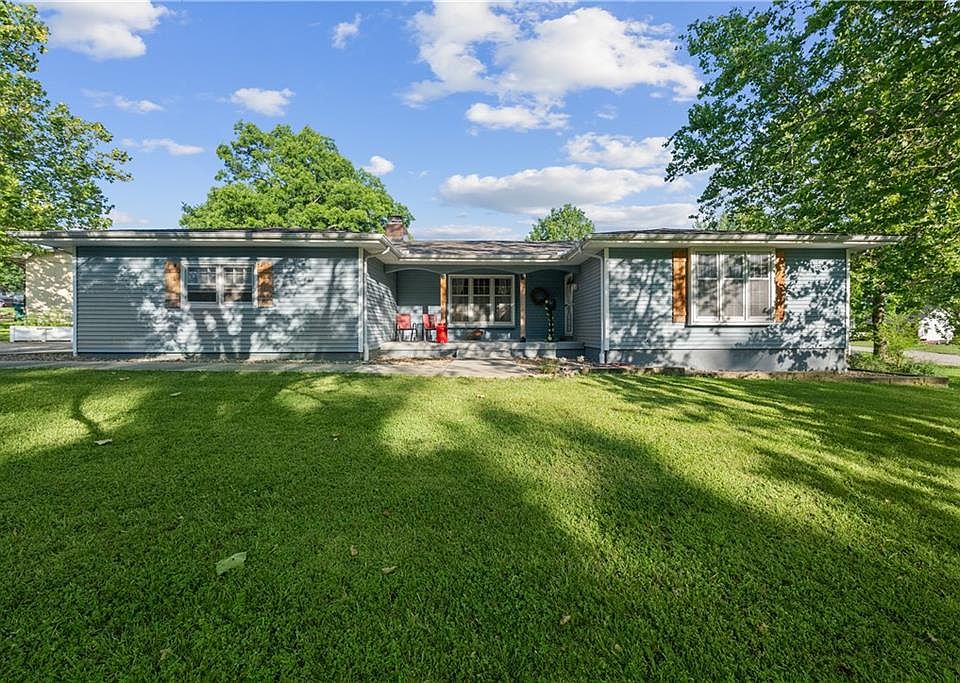 1st image of 513 Brown Circle Dr