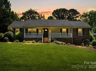 3712 Eaglebrook Dr, Gastonia, NC 28056
