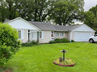 304 S 5th St, Hopkins, MO 64461