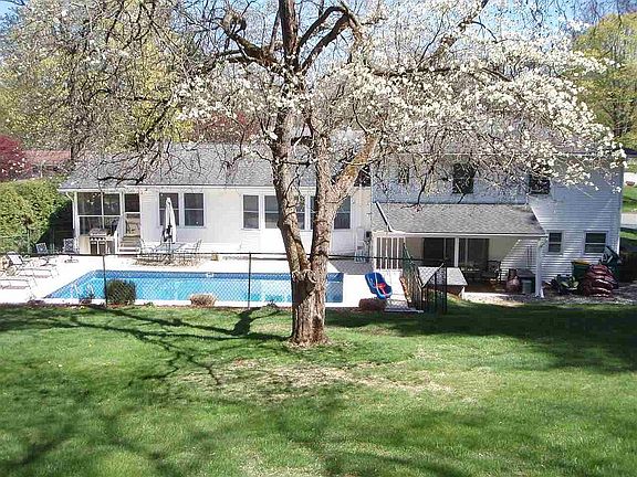 3rd image of 96 Norma Ct