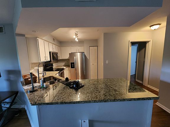3rd image of 300 Scotia Dr APT 303