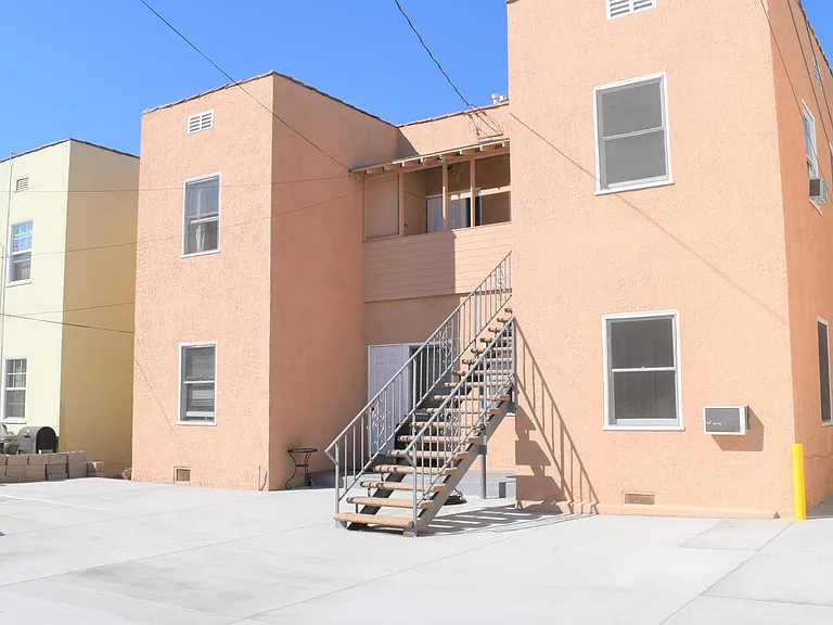 436 N Stanley Ave #LOWER — Photo 11