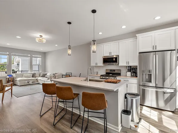 224 Sean St, Brighton, MI 48116