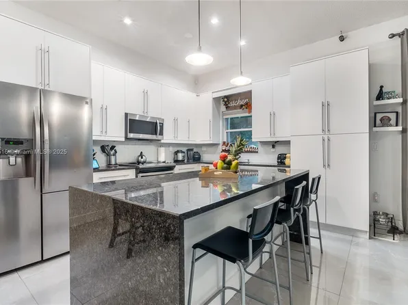 13936 S Cypress Cove Cir, Davie, FL 33325