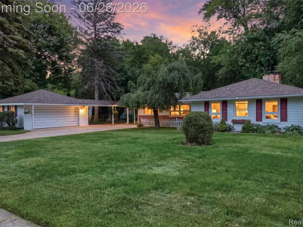 32425 Cloverdale Ave, Farmington, MI 48336
