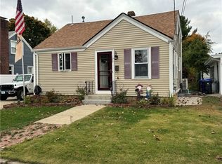 120 Maplecrest Dr, Pawtucket, RI 02861