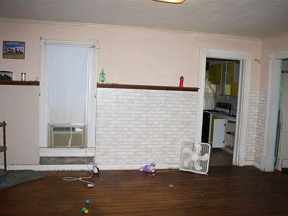 4th image of 204 N Frederick Ave