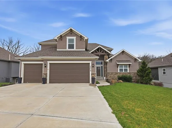 7310 NW Clore Dr, Parkville, MO 64152