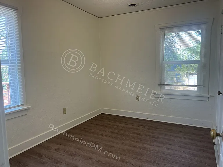 720 SW 5th St — Photo 6