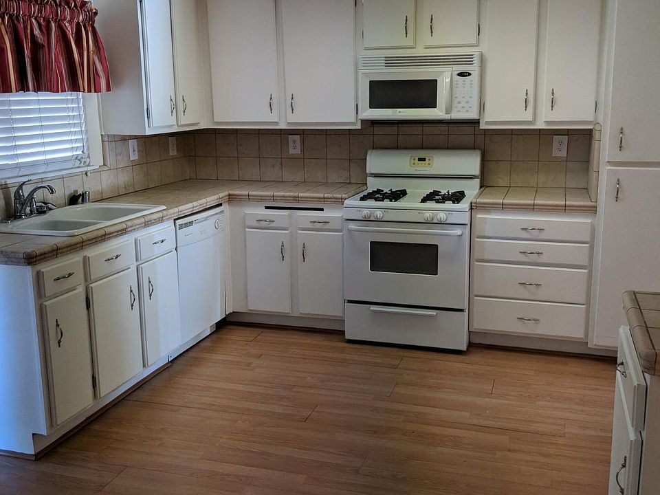 2nd image of 2721 College Park Dr