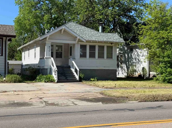 910 E 4th Street, North Platte, NE 69101