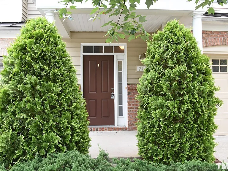 219 Murray Glen Dr — Photo 2