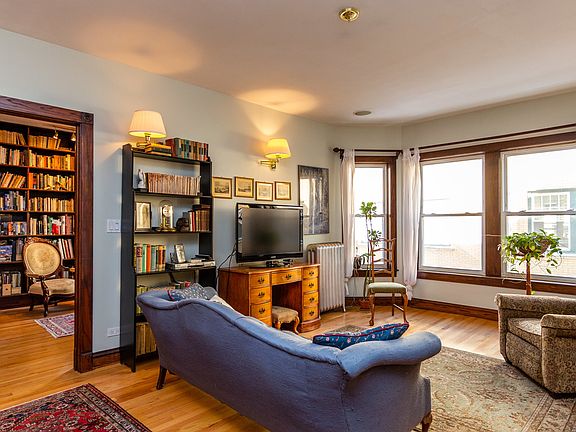 2nd image of 5507 N Winthrop Ave APT 2H