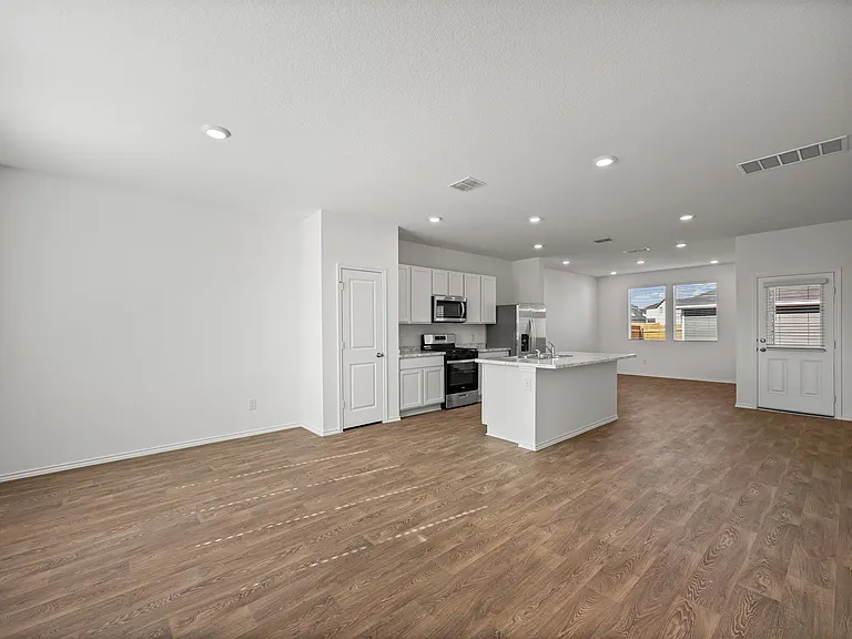 310 Puerto Plata Ave — Photo 5