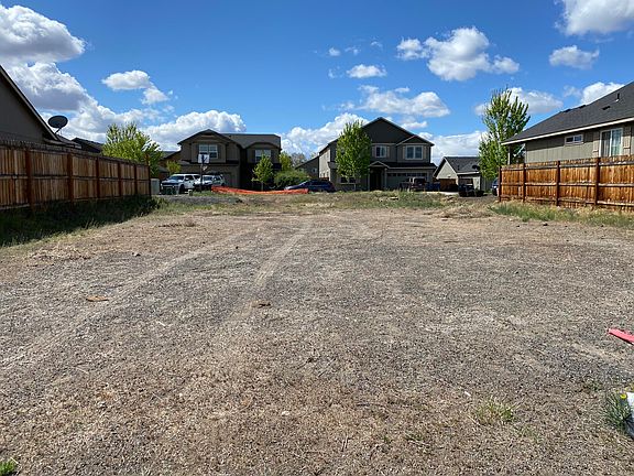 4th image of 760 NW Green Forest Cir