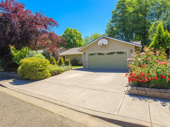 235 Joseph Dr, Talent, OR 97540