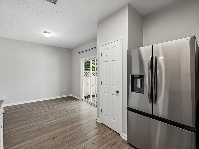 8261 Rossi Rd — Photo 25