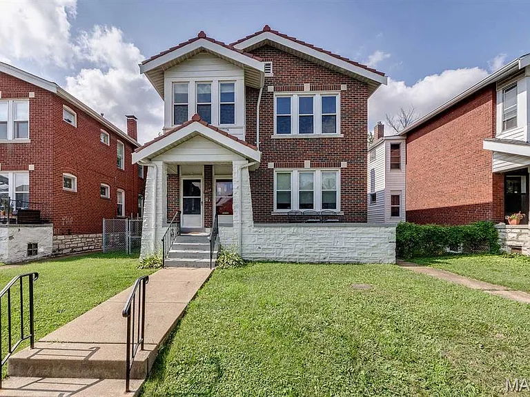 5058 Winona Ave — Photo 1