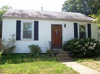 1st image of 4702 Lindlaw Ave