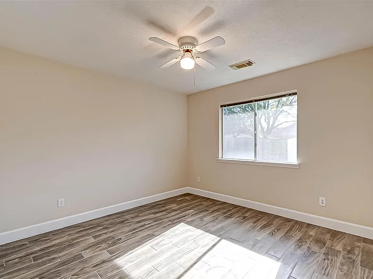 125 Barbetta Ct — Photo 29