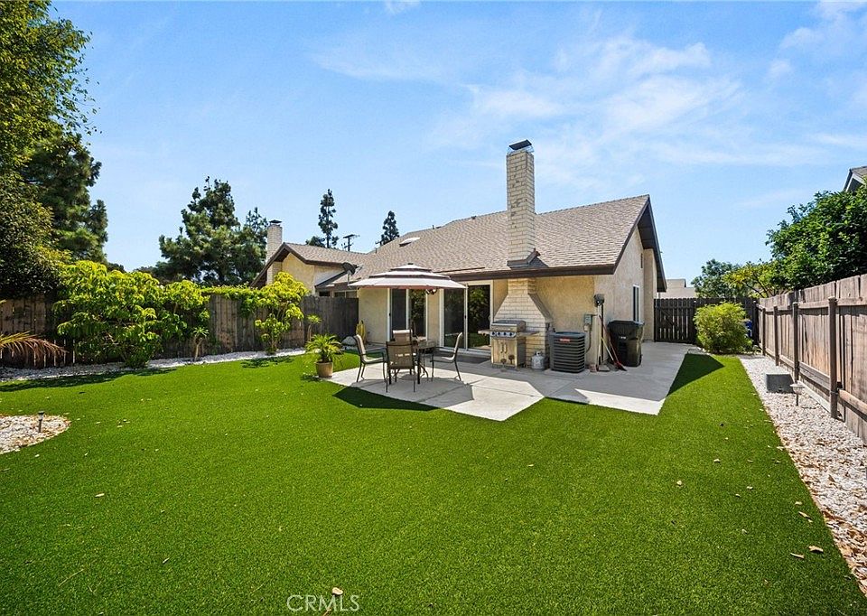 1st image of 8584 Sandalwood Ct