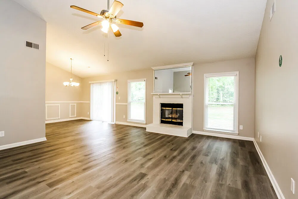 3 bed, 2.0 bath, 1802 sqft, $3,160 — Photo 4