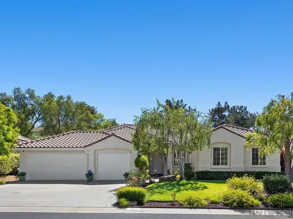 672 Inverlochy Dr, Fallbrook, CA 92028