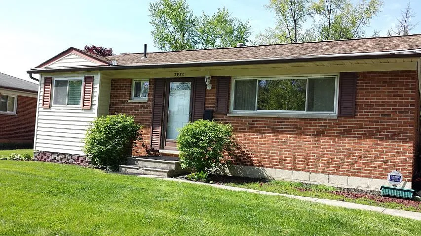 3980 E Fulton St photo 1