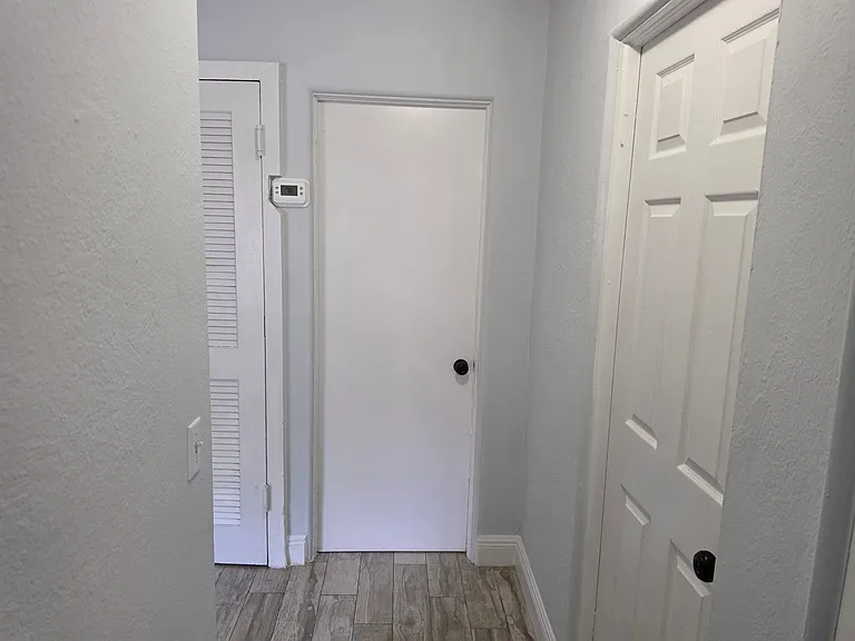 2205 S Park Ave — Photo 12