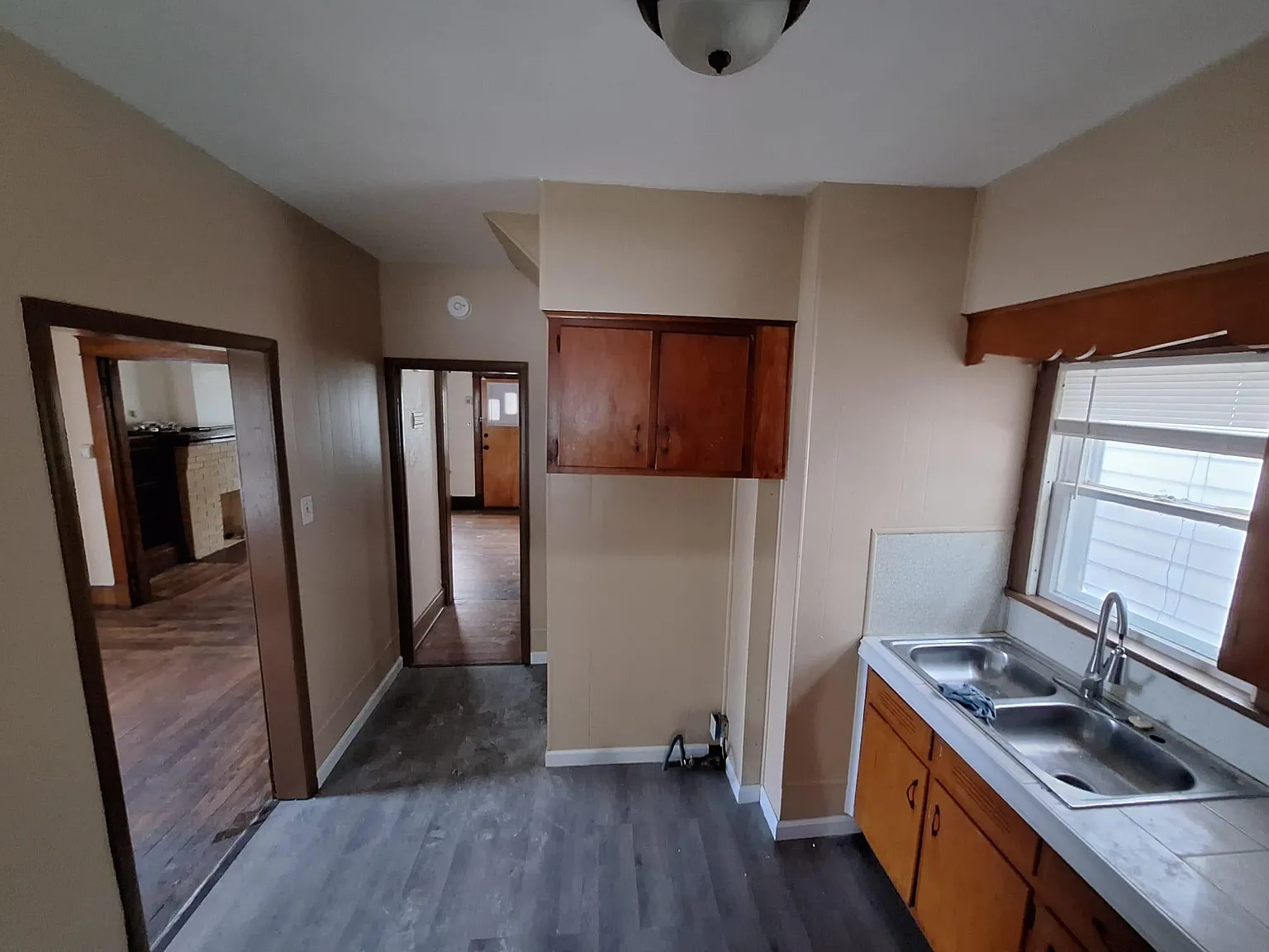 22 Manchester Ave photo 1