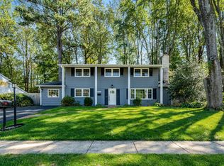 6805 Reynard Dr, Springfield, VA 22152