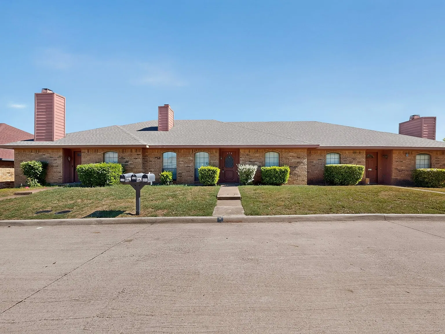 2 bed, 1272 sqft, $1,850 — Photo 3