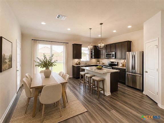 4th image of 1902 Bayou Wood Ln