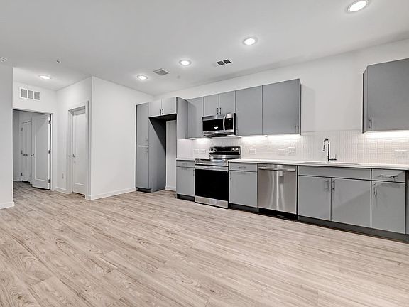 5th image of 4801 Springdale Rd #1204
