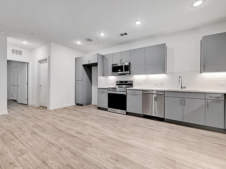 4801 Springdale Rd #1204 — Photo 5