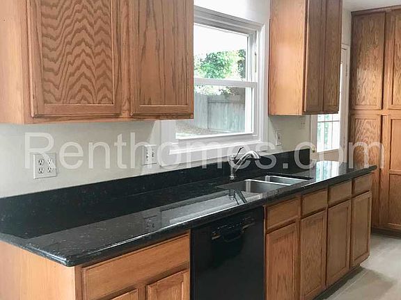 5th image of 4822 Mount Etna Dr