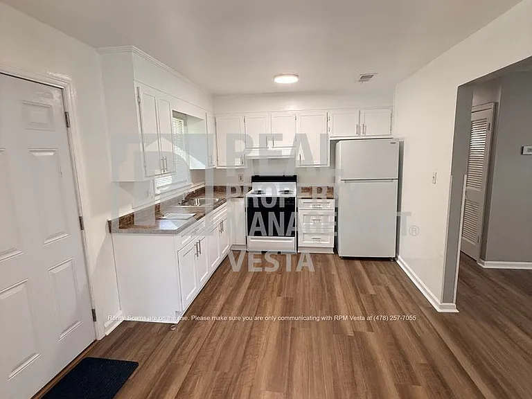 4253 Hillary Pl — Photo 4