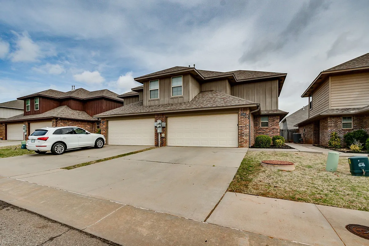 Building Photo - 2149 Buena Vida Ln