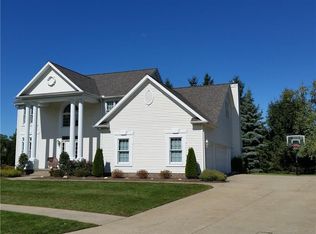 4046 Shadybrook Dr, Erie, PA 16506