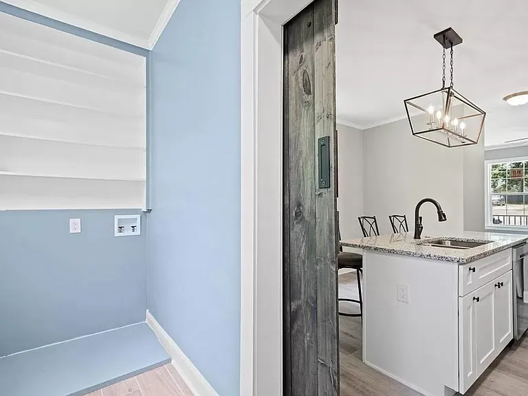 51 N Main St — Photo 11