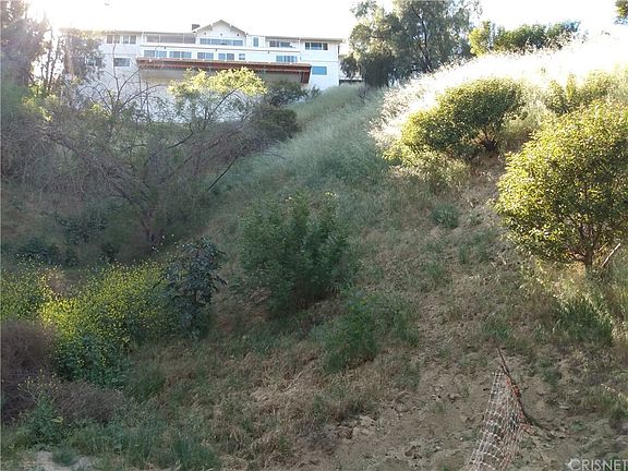 3rd image of 3913 N Hopevale Dr