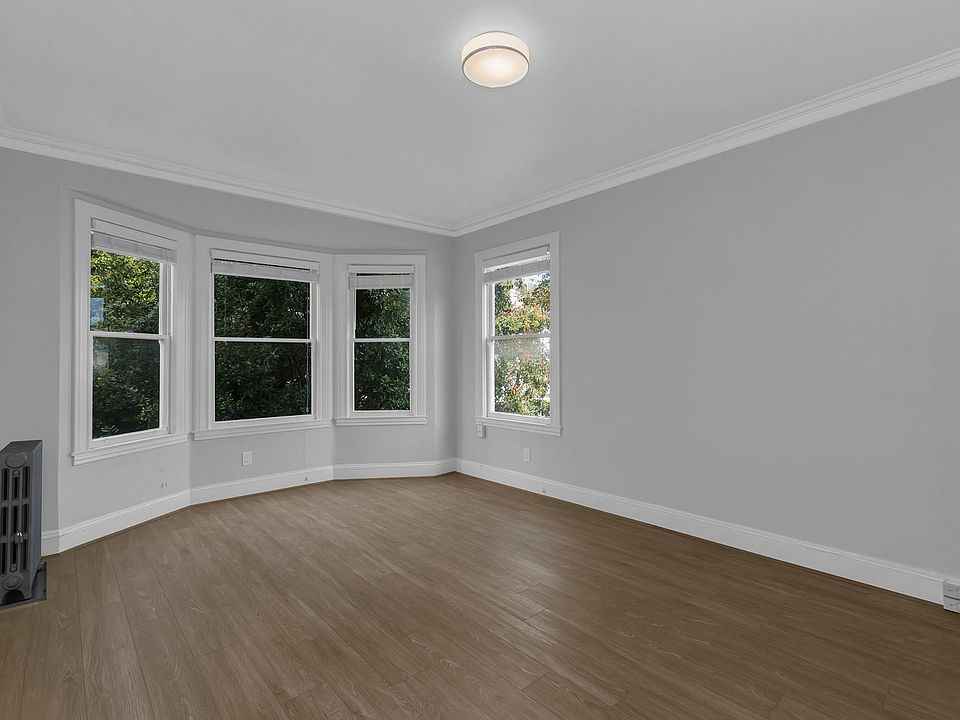 1st image of 3033 Baker St #204