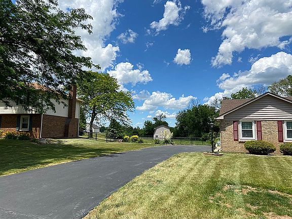 3rd image of 5872 W Countryside Dr